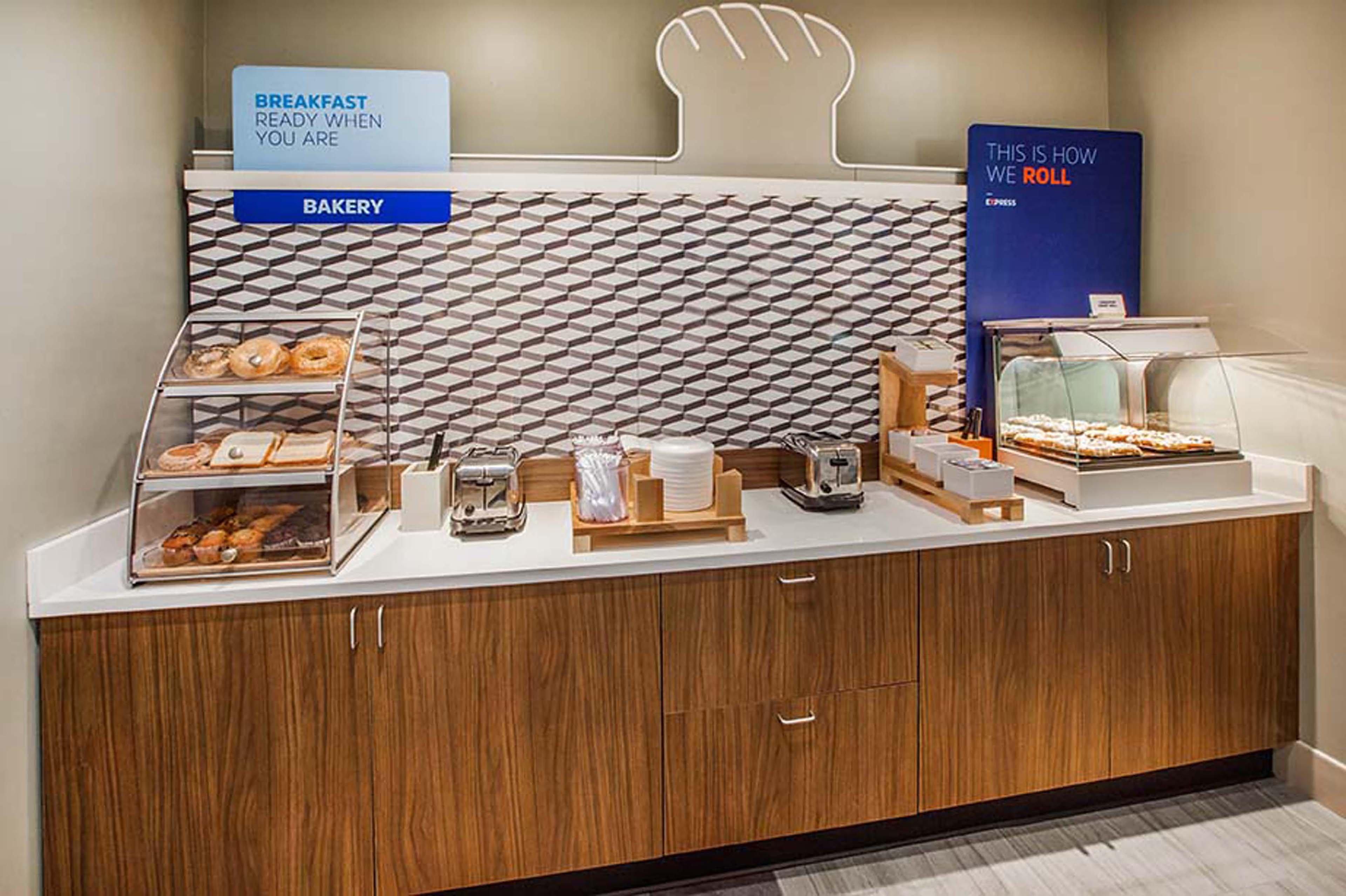 Holiday Inn Express Hotel & Suites Council Bluffs - Convention Center Area By Ihg Eksteriør billede