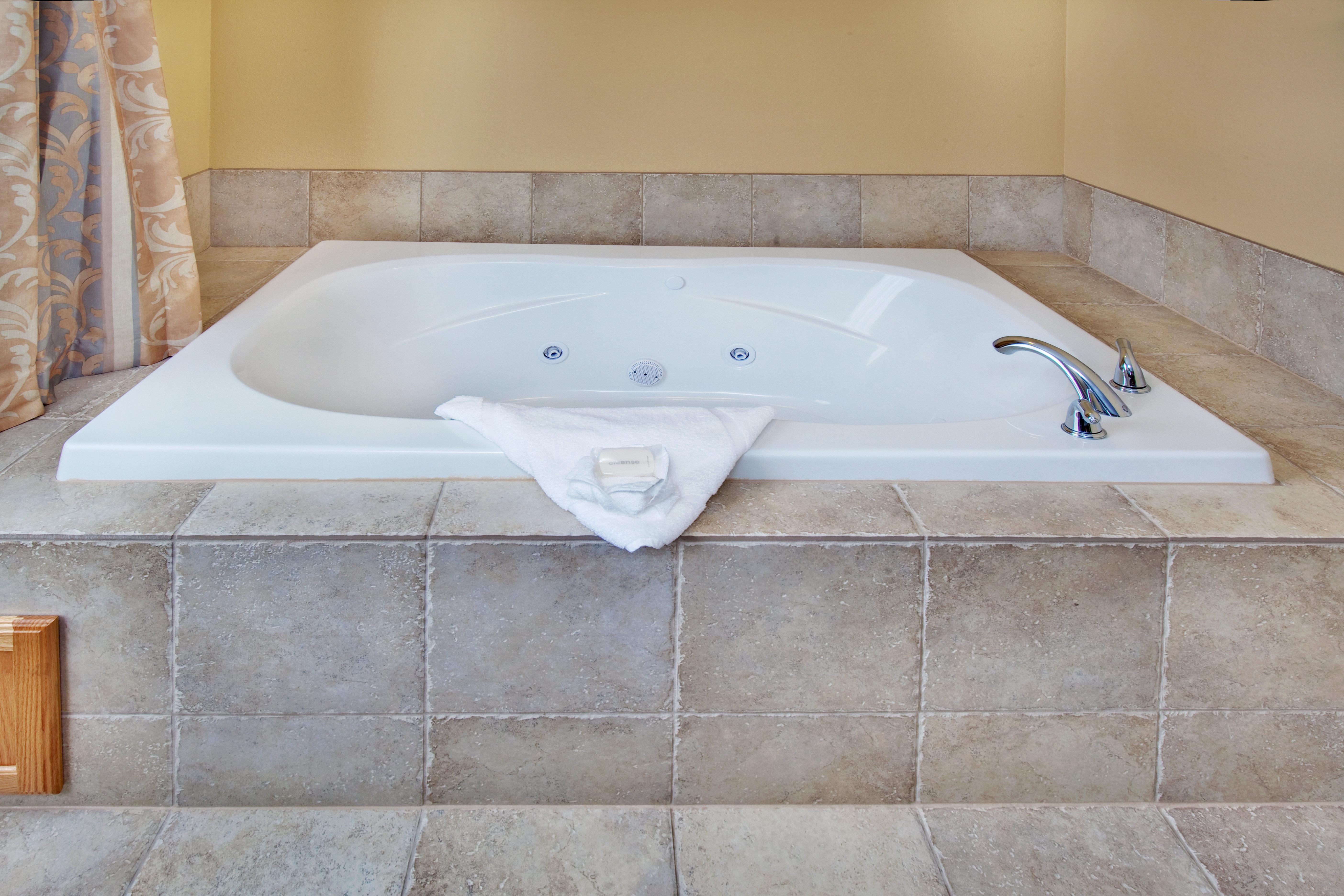 Holiday Inn Express Hotel & Suites Council Bluffs - Convention Center Area By Ihg Eksteriør billede