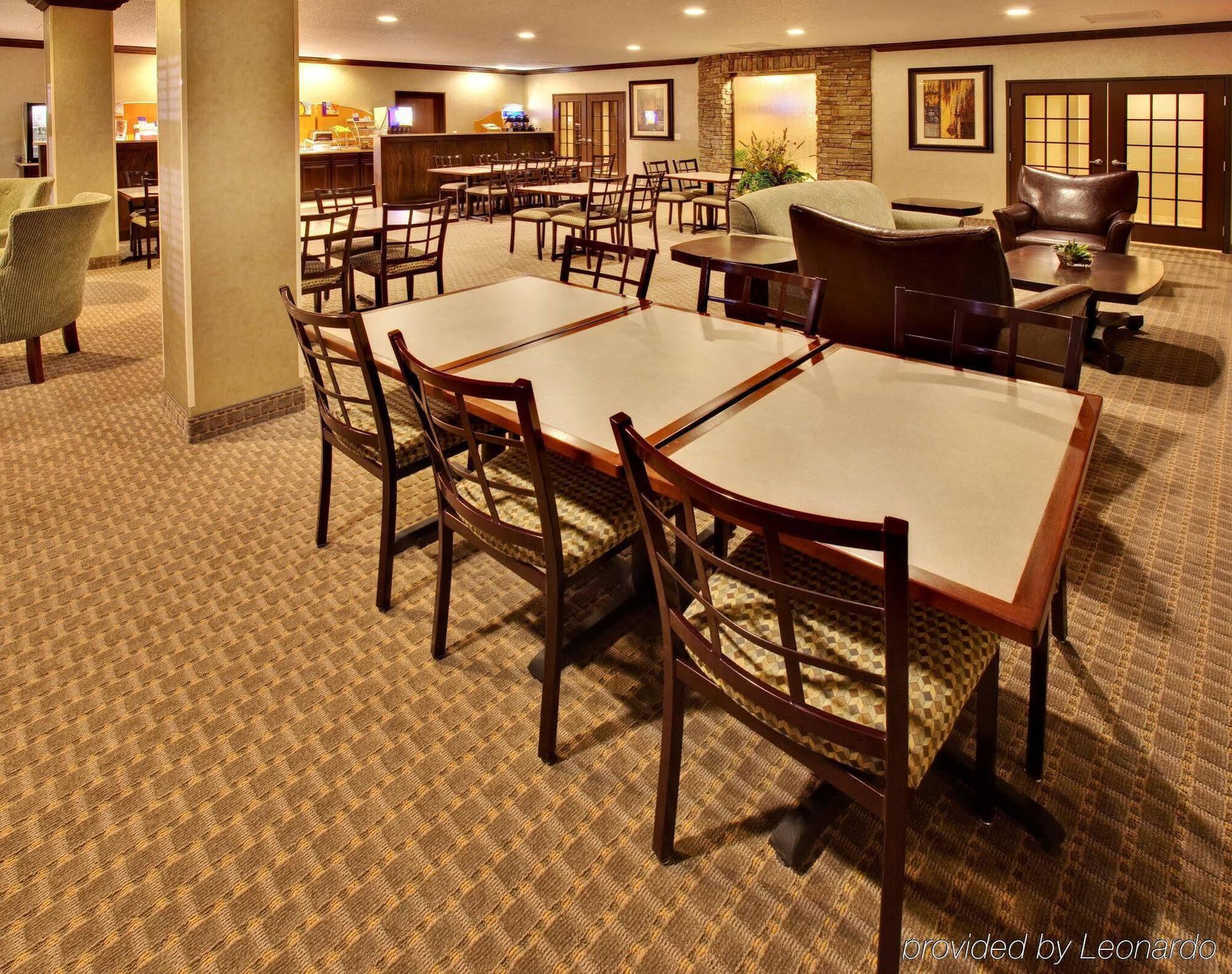 Holiday Inn Express Hotel & Suites Council Bluffs - Convention Center Area By Ihg Eksteriør billede